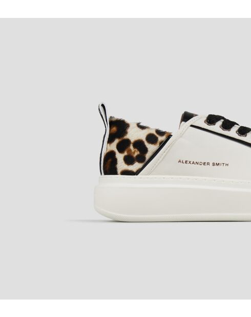 Witte sneakers van zandleer van Wembley