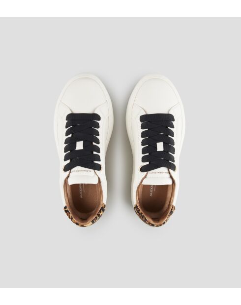 Witte sneakers van zandleer Soho