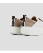 Camelwitte leren sneakers van Wembley