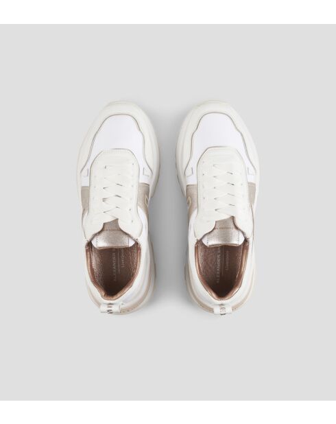 Lichtwit/gouden sneakers van Liverpool