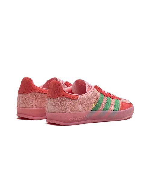 Sneakers Gazelle Indoor in pelle scamosciata rosa scintillante e scarlatta