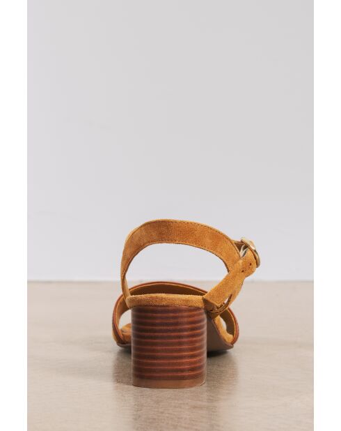 Sandales Chic en velour de cuir ocre