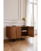 Credenza Selma a due ante effetto noce con gambe in metallo dorato - 140x40x76