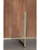 Credenza Selma a due ante effetto noce con gambe in metallo dorato - 140x40x76