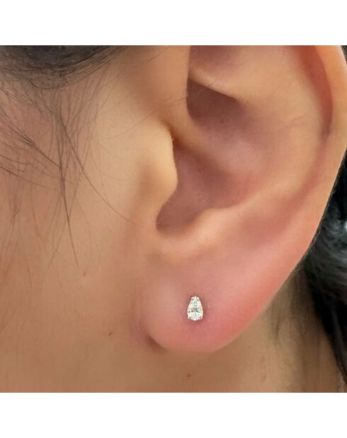 Mariella 0.20 karaat peeroorbellen met synthetische diamanten, geelgoud