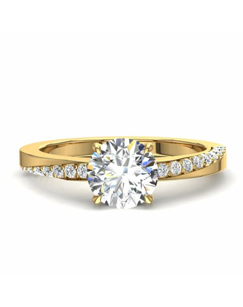 1.00 karaat synthetische diamanten solitaire bianca met schouderriem, geelgoud