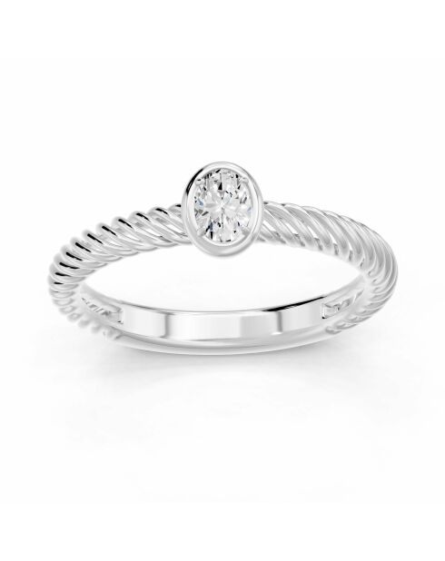 0.20 karaat Octavia witgoud ovale synthetische diamantsolitaire