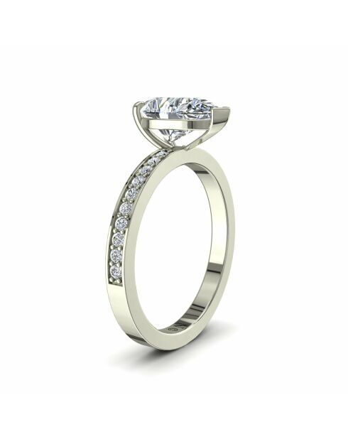 1.50 karaat peer synthetische diamanten verlovingsring met geschouderde Noémie witgoud