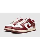 Rote Turnschuhe Dunk Low PRM Team