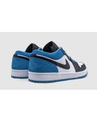 Air Jordan 1 Low SE wit/zwart en laserblauwe sneakers