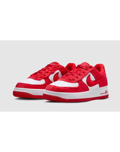 Air Force 1 Low Fleece-Sneakers in Weiß und Rot zum Valentinstag (2024)