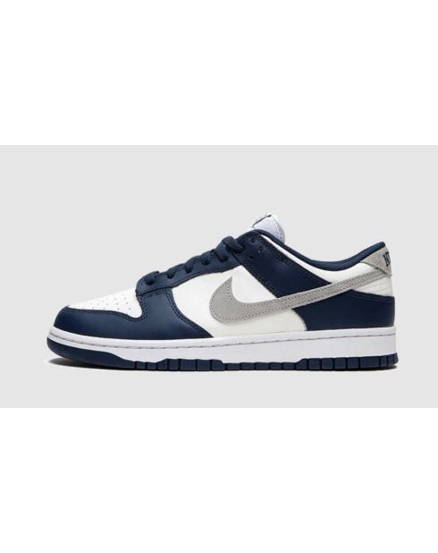 Weiße Sneakers von Dunk Low Summit in Mitternachtsmarineblau