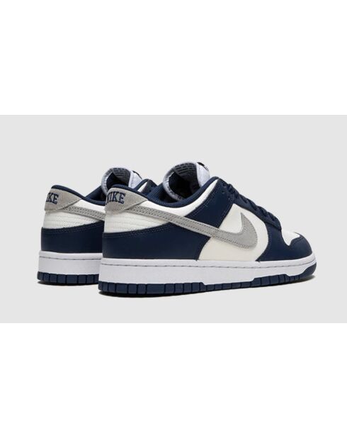 Weiße Sneakers von Dunk Low Summit in Mitternachtsmarineblau