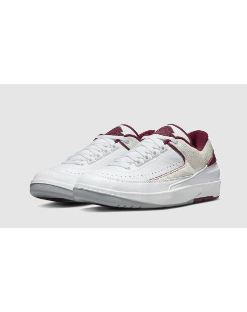 Air Jordan 2 dunkelrote Retro-Turnschuhe