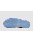 Air Jordan 1 Mid SE Barcelona Sweater rote und weiße Sneakers