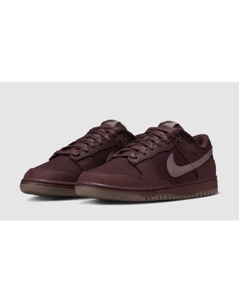 Baskets Dunk Low bordeaux très foncé