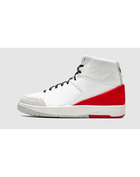 Air Jordan 2 SE weiße und rote Sneakers