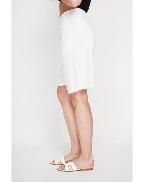 Witte bermuda's van linnenmix met hoge taille in rozet