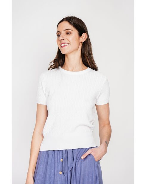 Valérie weißer Pullover mit Zopfmuster und Rundhalsausschnitt