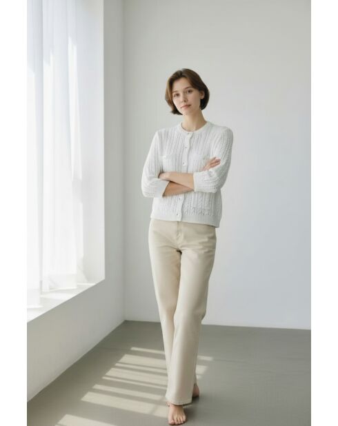 Jacqueline wit opengewerkte vest met ronde hals en opengewerkte ronde hals