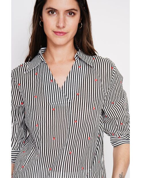 Germaine zwarte blouse van linnenmix met gestreepte overhemdkraag