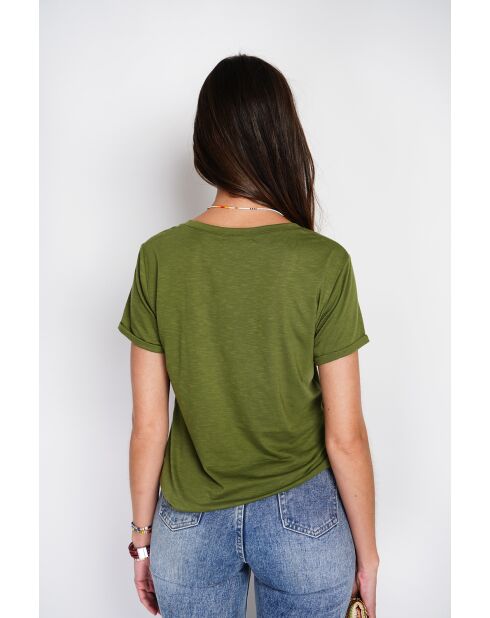 Josée T-shirt van lichte kaki linnenmix met V-hals