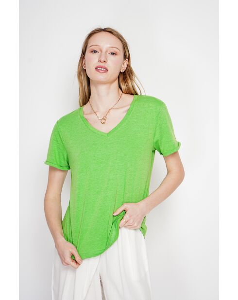 Michèle smaragdgrünes T-Shirt aus Leinenmischung mit V-Ausschnitt