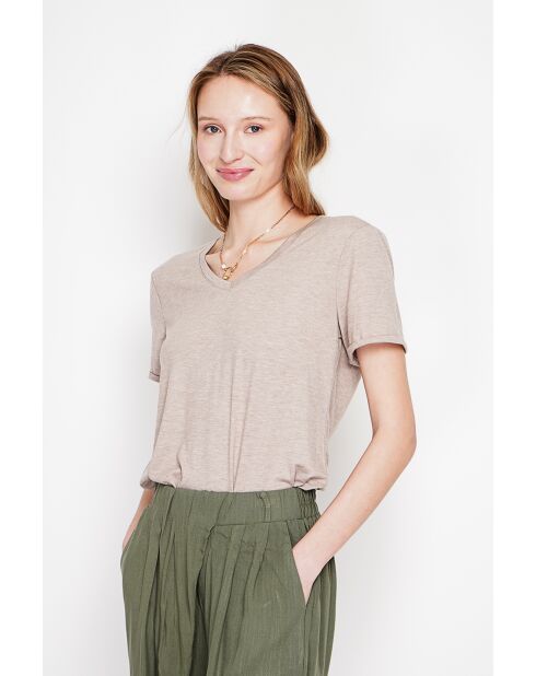 Michèle beigefarbenes T-Shirt mit V-Ausschnitt aus Leinenmischung