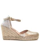 Goldfarbene Sandalen Nuria aus Veloursleder