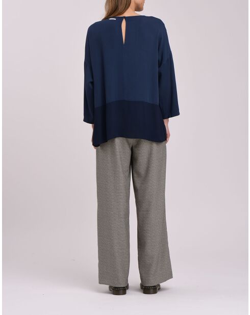 La camiseta recta en dos materiales contiene lana cajou azul marino