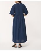 Donkerblauwe oversized jurk van geborduurde katoenen voile Johanna