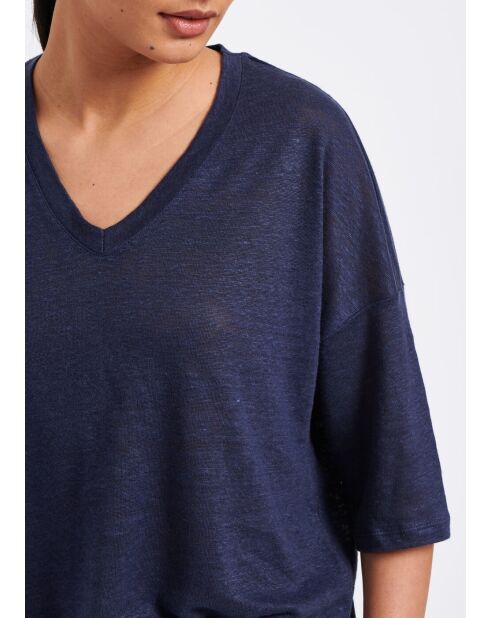 Locker geschnittenes T-Shirt aus geflammtem Leinen in Berlin-Indigoblau