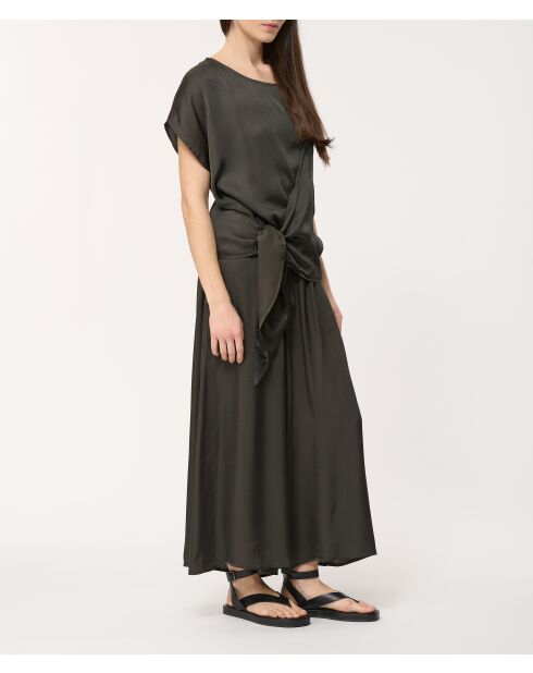 Jaisuke schlichtes, schlichtes Satinoberteil mit Krawatte