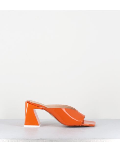 Pantoletten Tasha aus orangefarbenem Leder, Absatz 8 cm