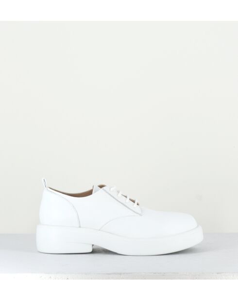 E2761 witte leren derby's