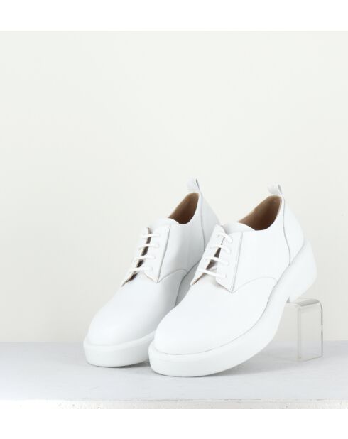 E2761 witte leren derby's