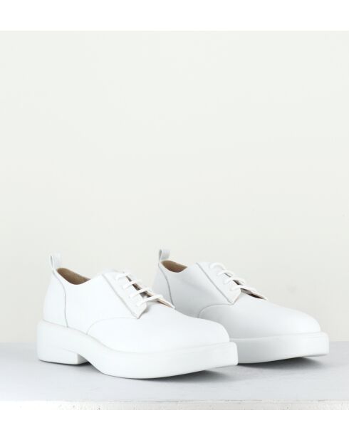 E2761 witte leren derby's