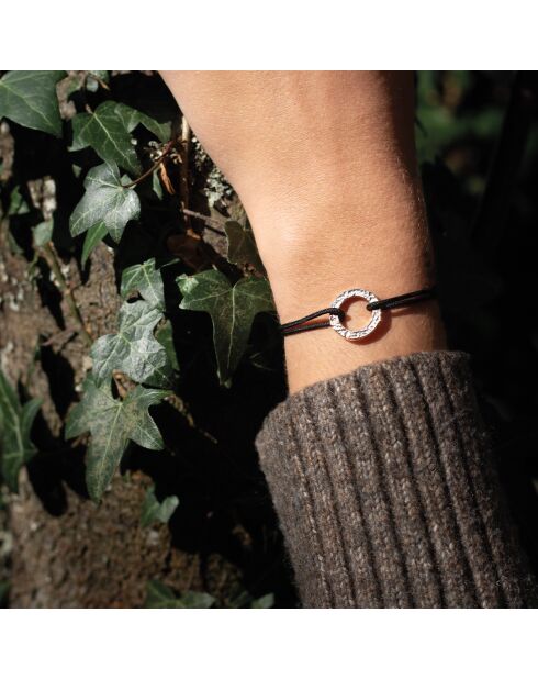 Gehämmertes/schwarzvergoldetes flaches Kreisarmband