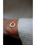 Pulsera circular plana en oro martillado, blanco y beige