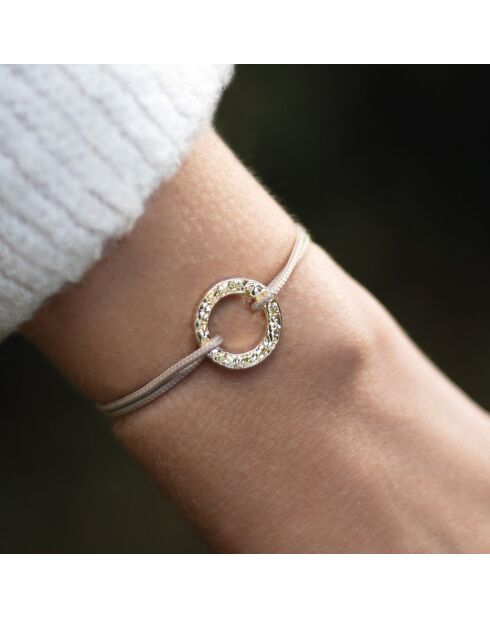 Pulsera circular plana en oro martillado, blanco y beige