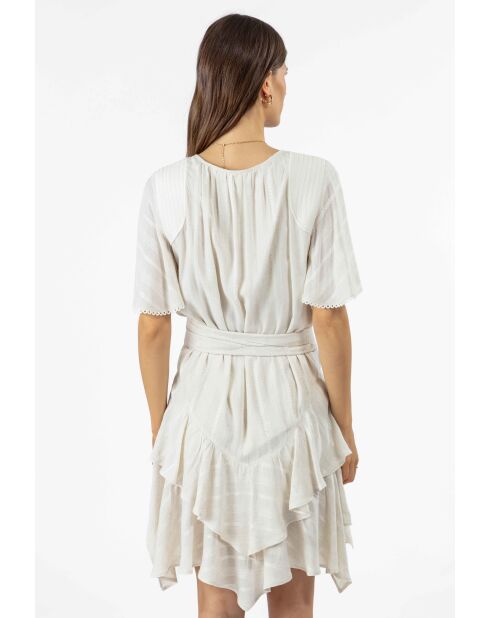 Vestido Lauryn beige texturizado con cinturón