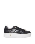 Stijlvolle zwarte leren Nayah-sneakers