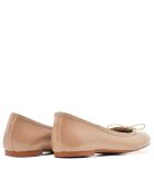 Naaktkleurige ballerina's van lakleer van Mariane
