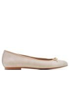 Beige suède ballerina's van Mariane