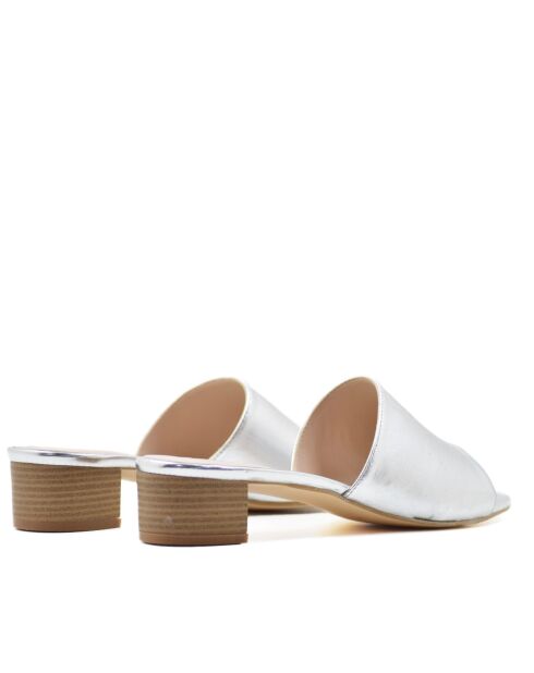 CA-462 muiltjes met hak van zilverkleurig metallic leer
