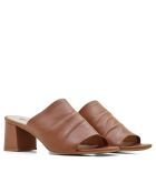 CA-1943 Bruine leren muiltjes met hak