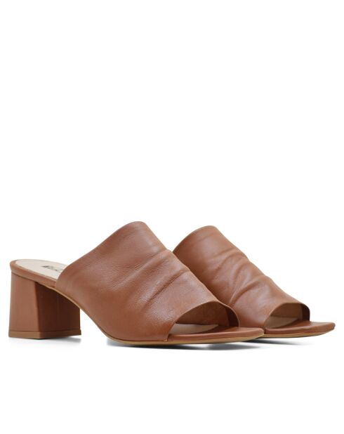 CA-1943 Bruine leren muiltjes met hak