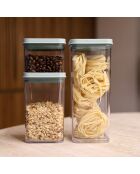 Luftdichter Kunststoffbehälter mit grünem Deckel - 500 ml