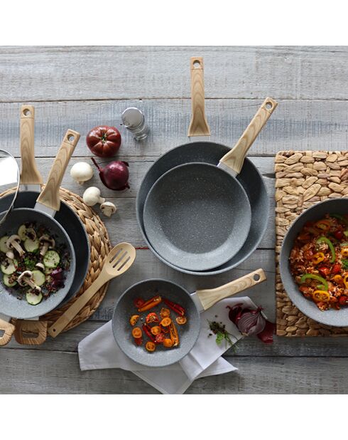 Poêle cannelle en aluminium avec poignée en bois clair - D.30cm