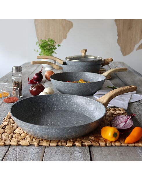 Poêle cannelle en aluminium avec poignée en bois clair - D.30cm